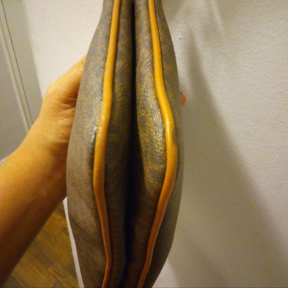 Michael Kors *EUC* Women's Crossbody Bag, Size O/S Color Brown, Tan - Picture 11 of 12